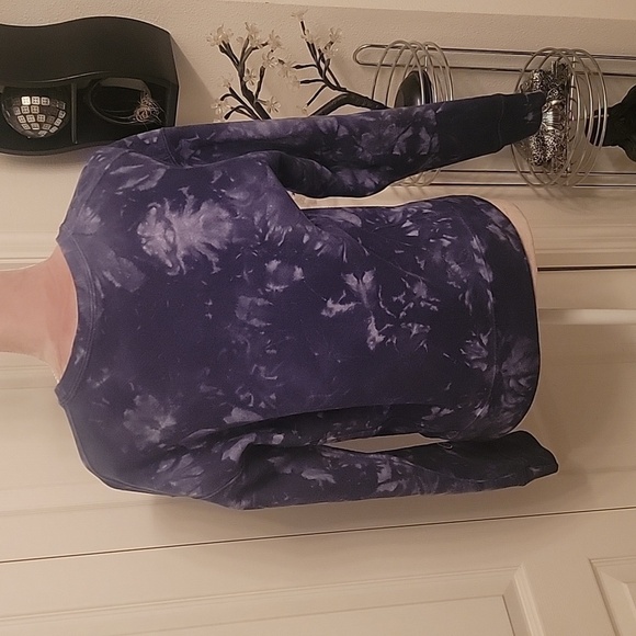 Blue Tie Dye Champion Reverse Weave Crew Neck Cropped Sweatshirt, Size M - Picture 4 of 5